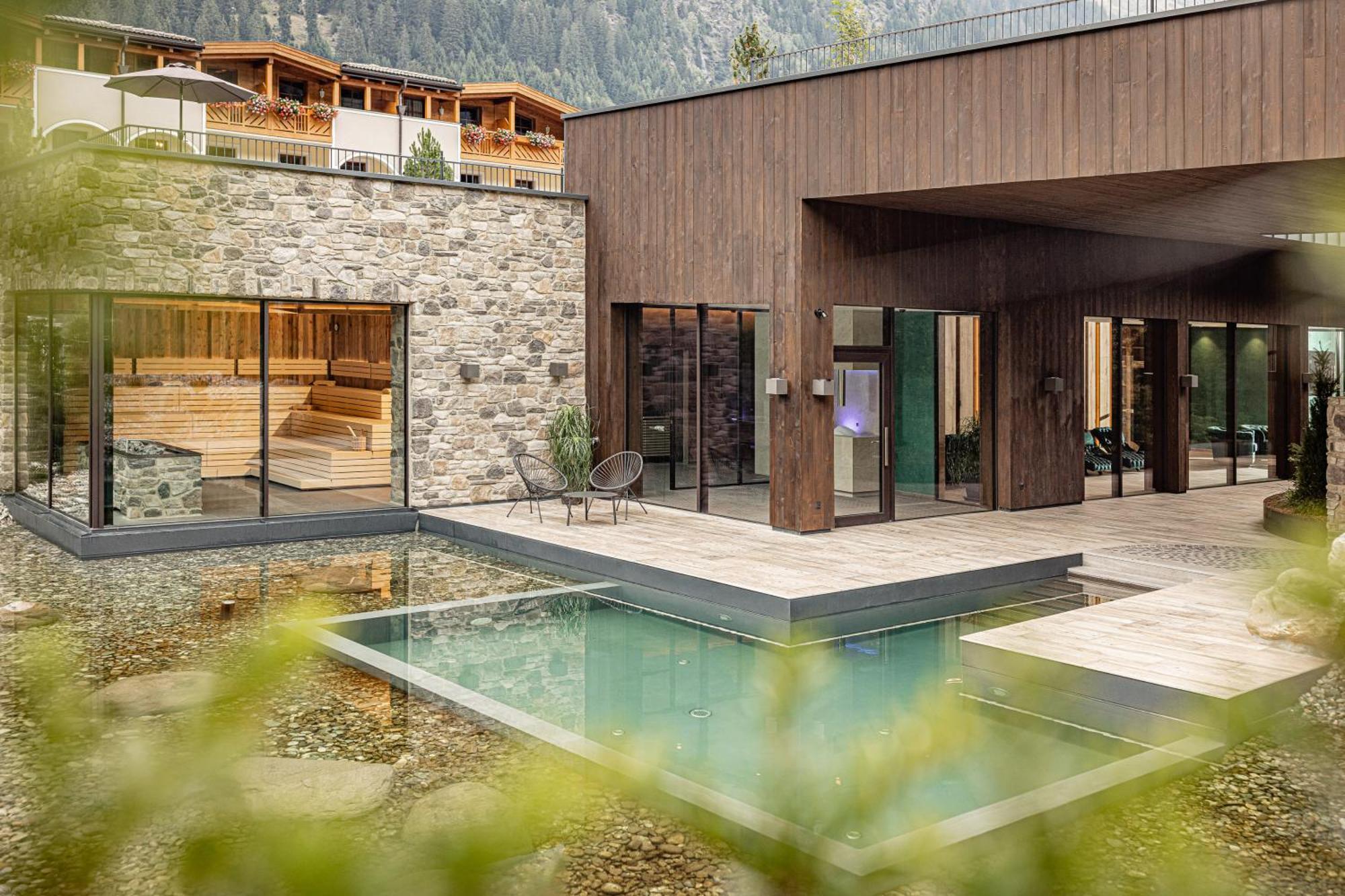 Hotel Schneeberg Family Spa Resort Ridanna Bagian luar foto