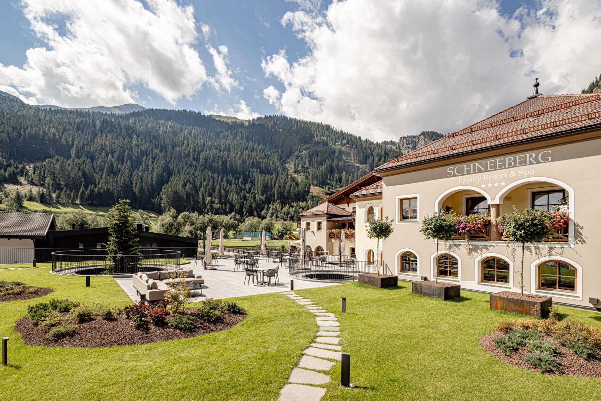Hotel Schneeberg Family Spa Resort Ridanna Bagian luar foto