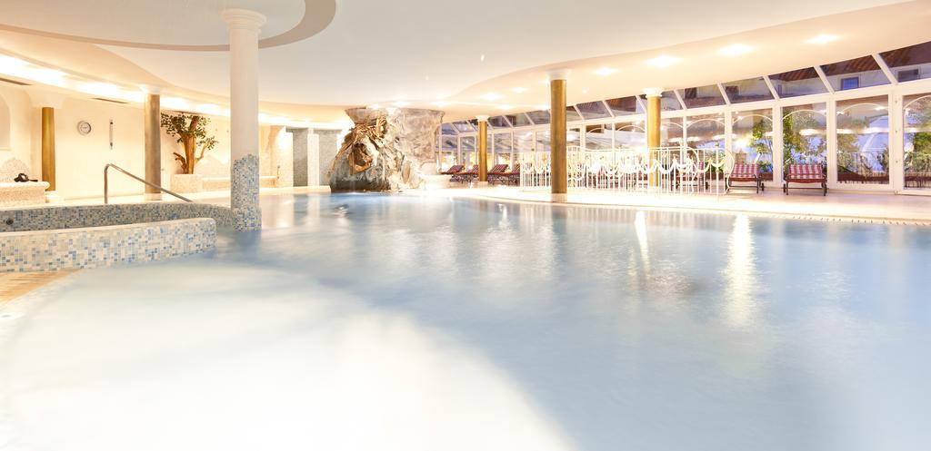 Hotel Schneeberg Family Spa Resort Ridanna Bagian luar foto