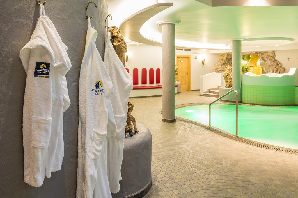 Hotel Schneeberg Family Spa Resort Ridanna Bagian luar foto