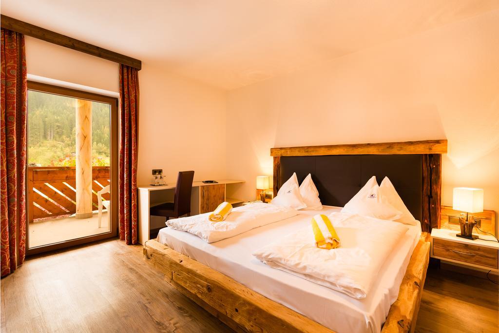 Hotel Schneeberg Family Spa Resort Ridanna Bagian luar foto