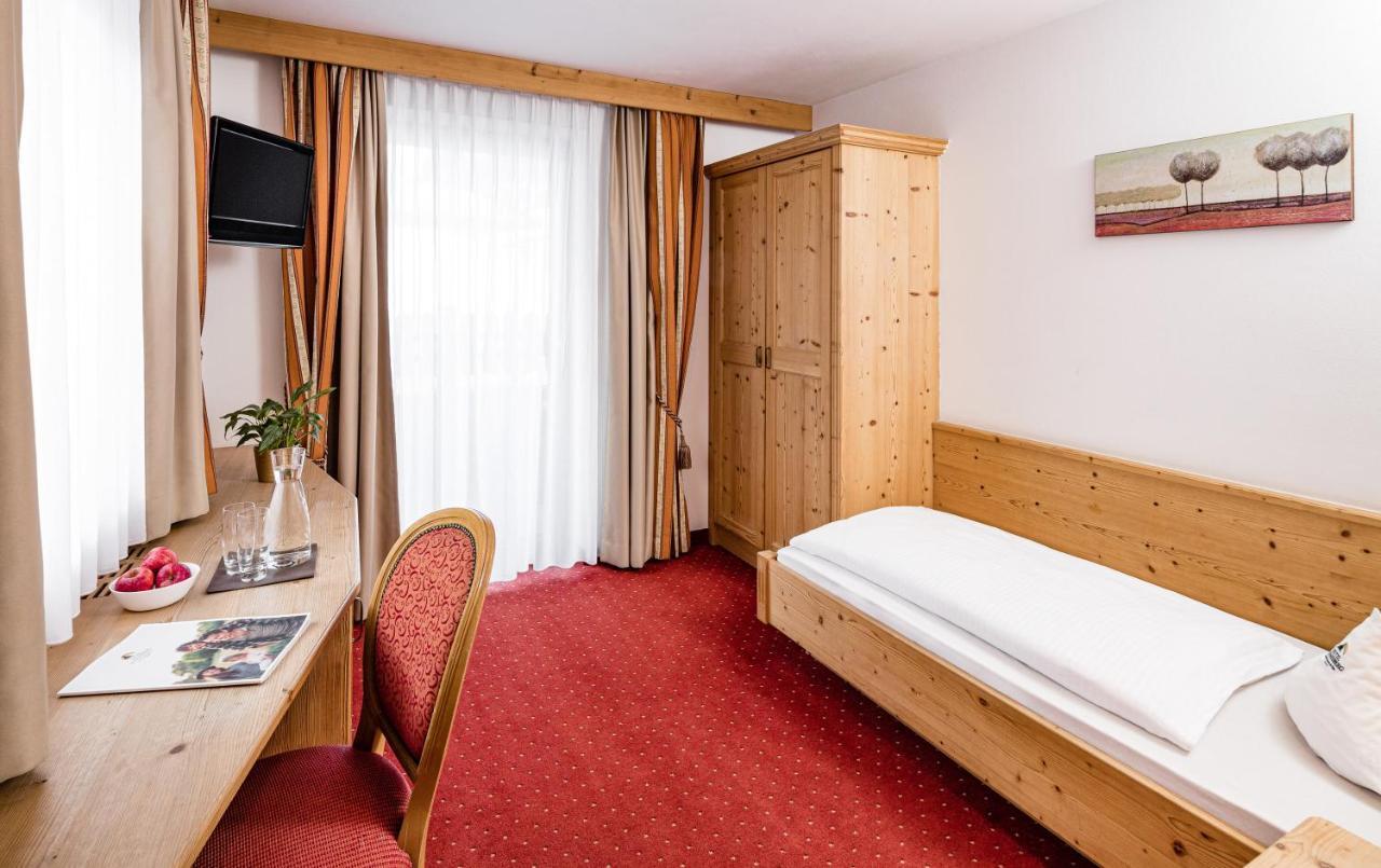 Hotel Schneeberg Family Spa Resort Ridanna Bagian luar foto