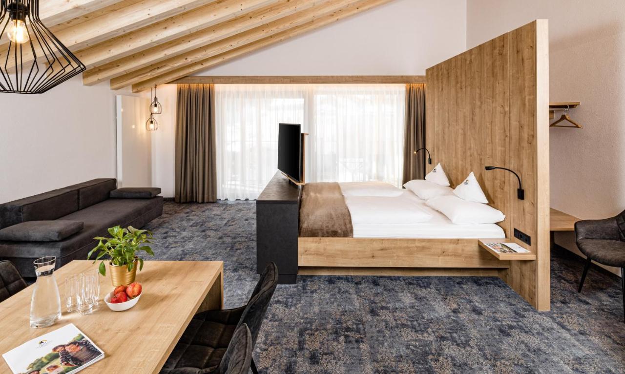 Hotel Schneeberg Family Spa Resort Ridanna Bagian luar foto